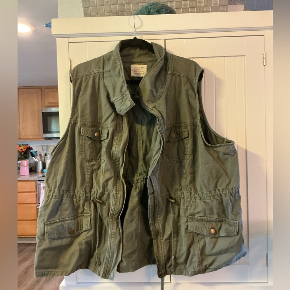 Women’s Utility Vest